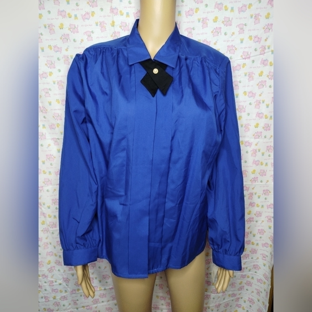 NWT impressions of California women's 16 button up professional work apparel